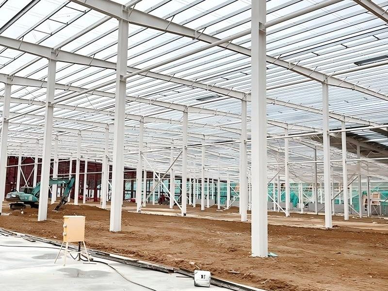 ST-01 — Стальной каркас здания: склад, цех, ангар, стальной каркас склада на стадии монтажа