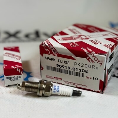Свеча зажигания PK20GR8 90919-01208 для TOYOTA