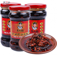 Соус острый Lao Gan Ma Crispy Chilli in Oil - с хрустящим перцем чили, 280гр.