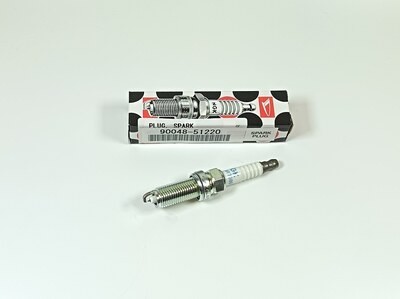 Свеча зажигания SILKAR7G8G 90048-51220 1KRVET для TOYOTA