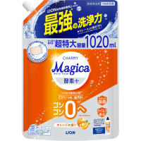 LION "Charmy Magica+" Dishwashing Liquid - Концентрированное средство для мытья посуды с фруктово-апельсиновым ароматом.