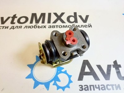 Рабочий тормозной цилиндр SW-M235 / A152-R220 MC112215 1-1 / 8" правый AKEBONO