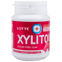 Резинка жевательная с клубникой и мятой Xylitol Strawberry Mint Lotte, 58гр. 