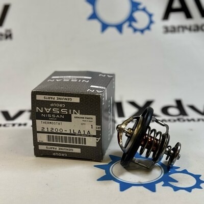 Термостат 21200-1LA1A VK56 t-82 с прокладкой для NISSAN
