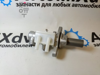Главный тормозной цилиндр в сборе MK585083 1'' ALNSU