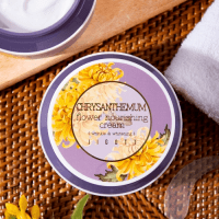 Jigott CHRYSANTHEMUM FLOWER NOURISHING CREAM Питательный крем для лица с экстрактом хризантемы 100мл.