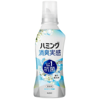 Kao Humming Feeling Gentle Soap - Кондиционер для белья с антибактериальным эффектом с ароматом Цветочного Мыла.