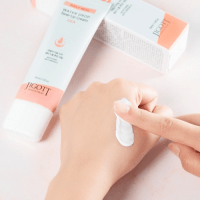 Jigott Daily Real Cica Water Drop Tone Up Cream - Увлажняющий крем для лица с экстрактом азиатской центеллы 50 мл
