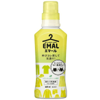Kao My Closet Care Emal - Жидкое средство для стирки деликатных тканей.
