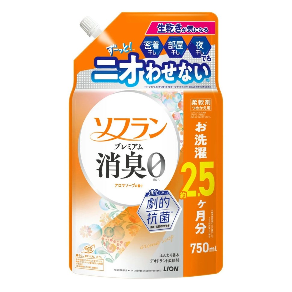 LION Кондиционер для белья "SOFLAN – Premium Deodorizer" (мощный антибактериальный эффект для защиты от неприятного запаха – натуральный аромат цветочного мыла), мягкая упаковка с крышкой