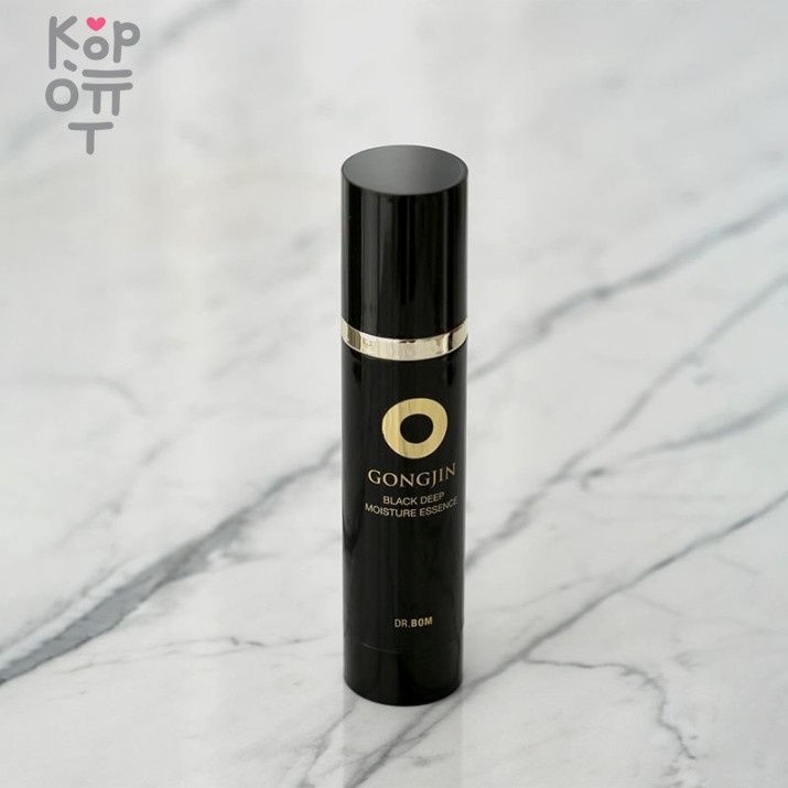 DR.BOM GONGJIN BLACK DEEP ESSENCE Интенсивно увлажняющая эссенция для лица 50мл. Для всех типов кожи Увлажнение DR.BOM GONGJIN BLACK DEEP ESSENCE Интенсивно увлажняющая эссенция для лица — уходовое средство для регулярного использования; в товаре выделяются: масло ши и провитамин. В КорОпт можно подобрать свежие приходы азиатской косметики с хорошим остаточным сроком годности и собрать заявку по средствам регулярного ухода.