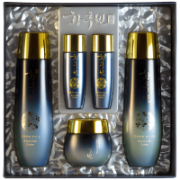 Bergamo Caviar & Royal Jelly 3Pcs - Антивозрастной набор с Икрой и Маточным Молочком.