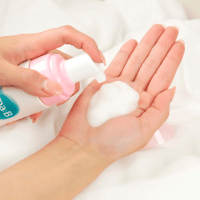 Derma B Mild Feminine Foaming Wash - Слабокислотная очищающая пенка для интимной гигиены 200 мл