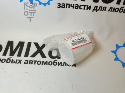 Втулка разрезная сайлентблока кабины MC118740 пластик AVTOSTAMP