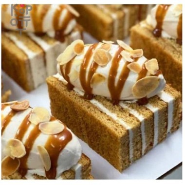 Пирожное Медовик с карамелью и миндалем, заморженное, Prestige, 1140гр. (12шт. по 95гр.) &mdash; Корейские товары для всей семьи(КорОпт)