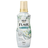 Kao Flair Humming Savon de Savon  - Кондиционер - ополаскиватель для белья с расслабляющим ароматом Цветочного Букета.