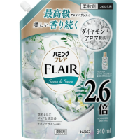 Kao Flair Humming Savon de Savon  - Кондиционер - ополаскиватель для белья с расслабляющим ароматом Цветочного Букета.