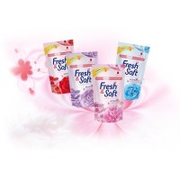 LION Essence Fresh & Soft Lovely Kiss Scent (Pink) - Кондиционер для белья
